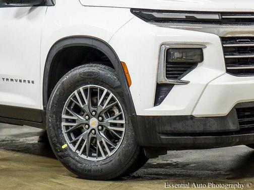 2024 Chevrolet Traverse LT