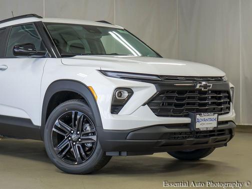 Summit White 2026 Chevrolet Trailblazer LT