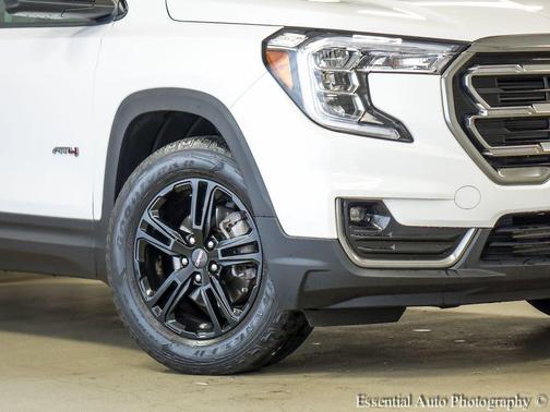 Summit White 2023 GMC Terrain AWD AT4