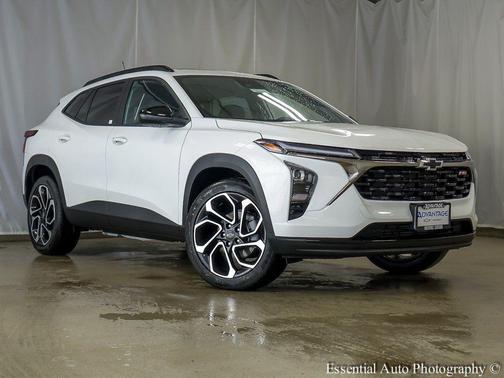 Summit White 2026 Chevrolet Trax FWD 2RS