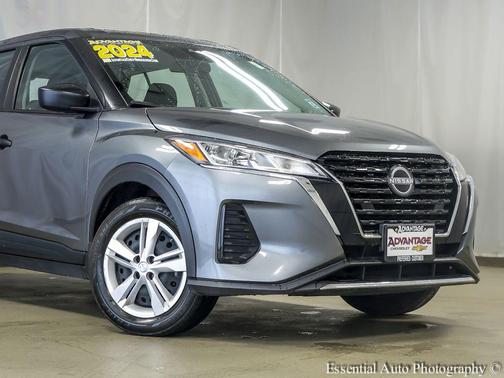 Gun Metallic 2024 Nissan Kicks S