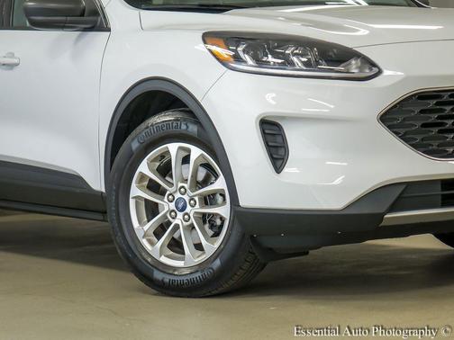 Oxford White 2022 Ford Escape SE