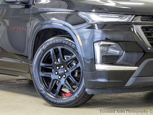 Mosaic Black Metallic 2023 Chevrolet Traverse Premier