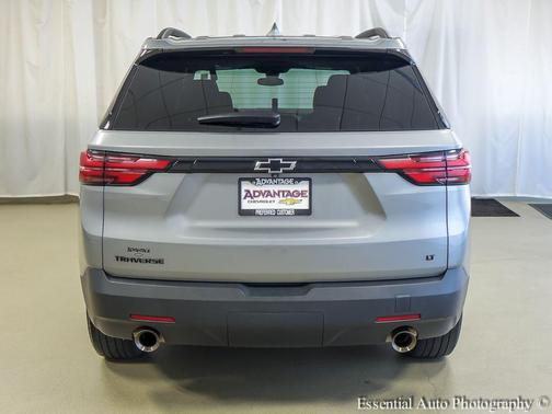 Sterling Gray Metallic 2023 Chevrolet Traverse LT Cloth