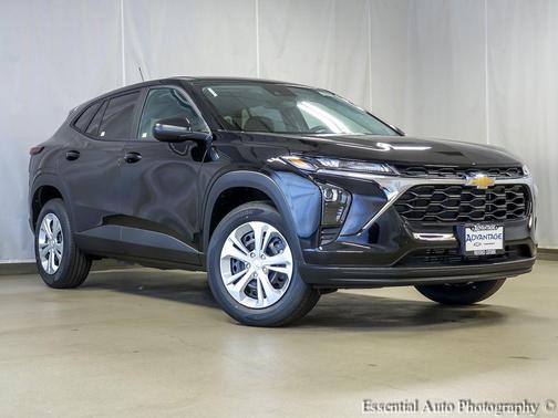Mosaic Black Metallic 2026 Chevrolet Trax LS