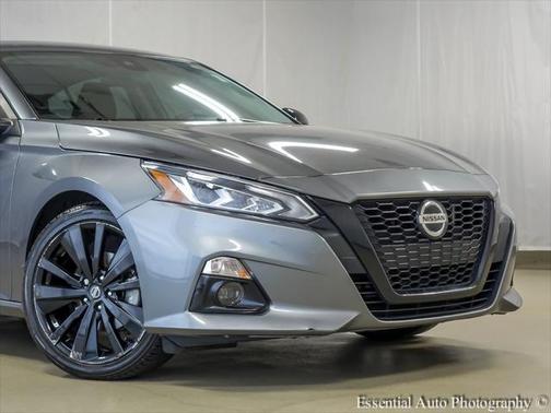2022 Nissan Altima SR FWD