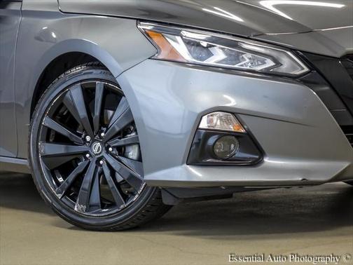 2022 Nissan Altima SR FWD