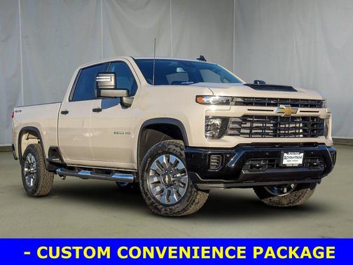 White Sands 2026 Chevrolet Silverado 2500 Custom