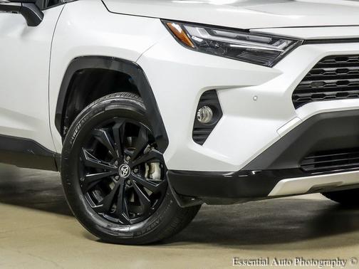 2023 Toyota RAV4 Hybrid SE