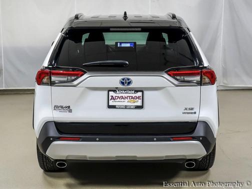 2023 Toyota RAV4 Hybrid SE