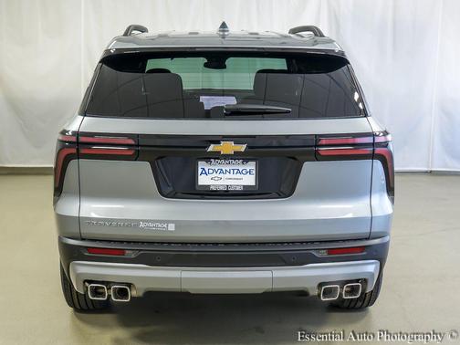 Sterling Gray Metallic 2026 Chevrolet Traverse LT