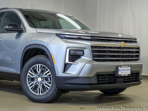 Sterling Gray Metallic 2026 Chevrolet Traverse LT