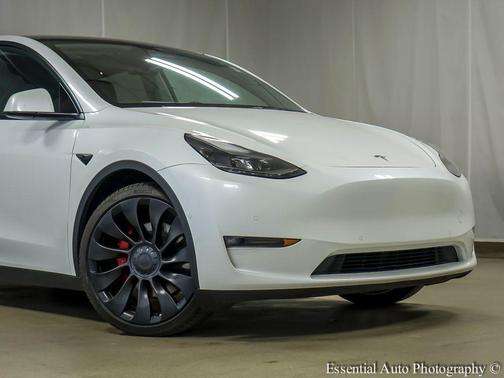 Pearl White Multi-Coat 2022 Tesla Model Y Performance Dual Motor All-Wheel Drive