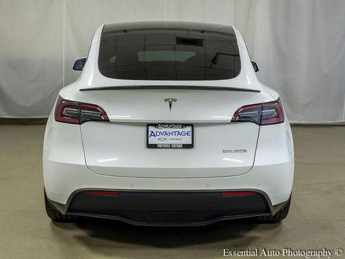 Pearl White Multi-Coat 2022 Tesla Model Y Performance Dual Motor All-Wheel Drive