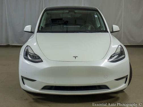 Pearl White Multi-Coat 2022 Tesla Model Y Performance Dual Motor All-Wheel Drive