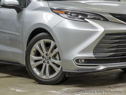 2023 Toyota Sienna Platinum 7 Passenger