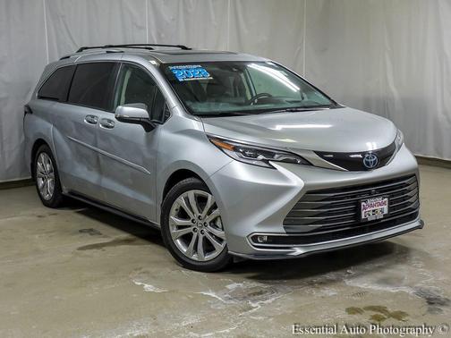 2023 Toyota Sienna Platinum 7 Passenger