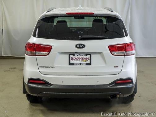 Snow White Pearl 2017 Kia Sorento LX