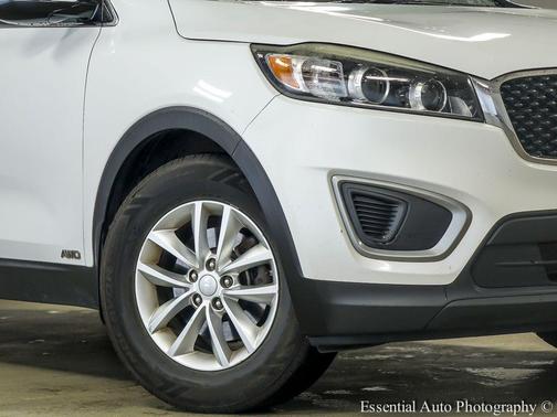 Snow White Pearl 2017 Kia Sorento LX