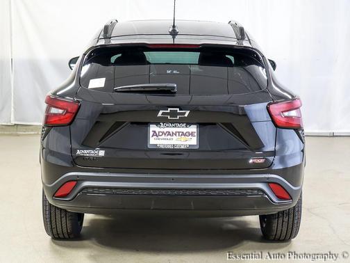 Mosaic Black Metallic 2026 Chevrolet Trax FWD 2RS