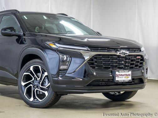 Mosaic Black Metallic 2026 Chevrolet Trax FWD 2RS