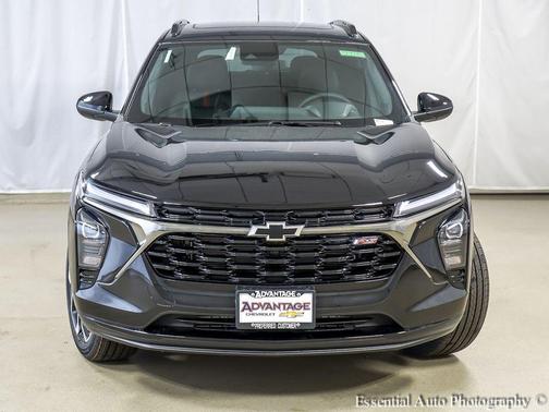 Mosaic Black Metallic 2026 Chevrolet Trax FWD 2RS