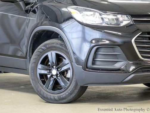 Mosaic Black Metallic 2020 Chevrolet Trax LS