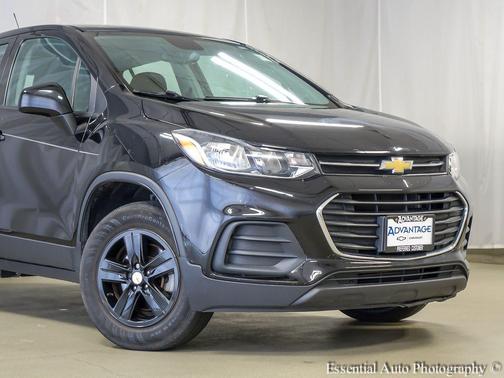 Mosaic Black Metallic 2020 Chevrolet Trax LS