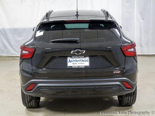 Mosaic Black Metallic 2026 Chevrolet Trax FWD 2RS