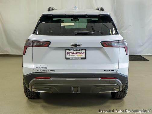 Polar White Tricoat 2026 Chevrolet Equinox AWD ACTIV