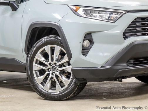 2020 Toyota RAV4 XLE Premium