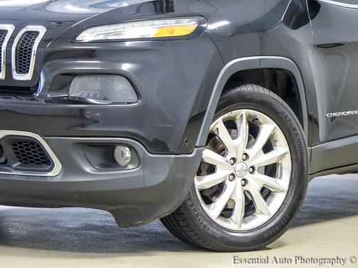 Brilliant Black Crystal Pearlcoat 2014 Jeep Cherokee Limited