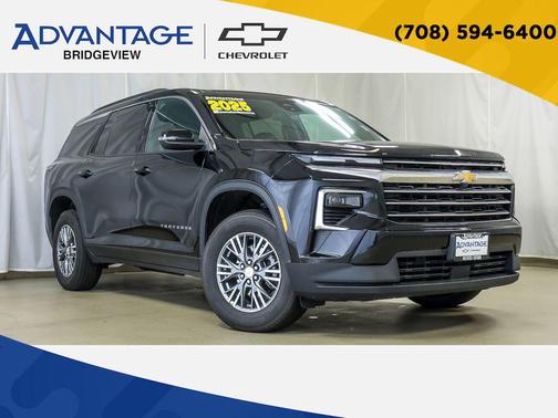 Mosaic Black Metallic 2025 Chevrolet Traverse LT