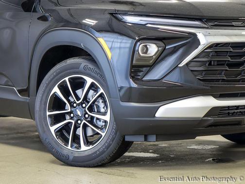 Mosaic Black Metallic 2026 Chevrolet Trailblazer LT