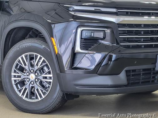 Mosaic Black Metallic 2026 Chevrolet Traverse LT