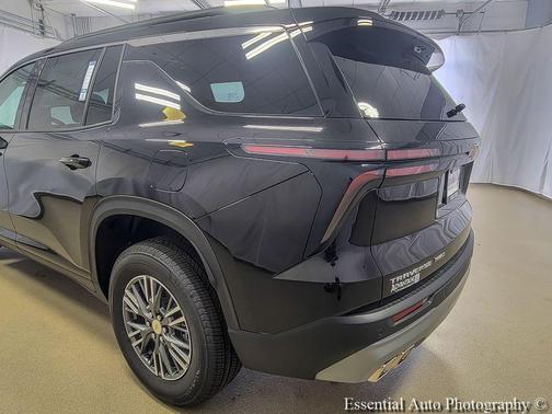 Mosaic Black Metallic 2026 Chevrolet Traverse LT