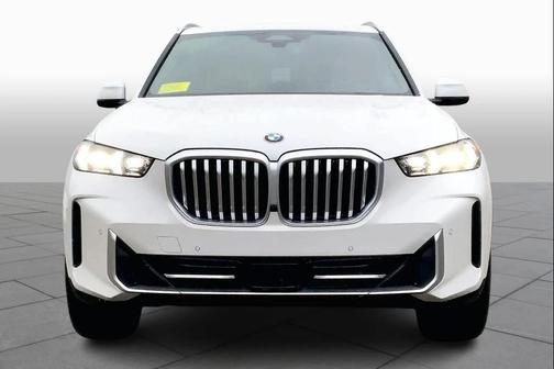 Mineral White Metallic 2026 BMW X5 xDrive40i