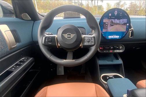 Silver 2025 MINI Countryman Base