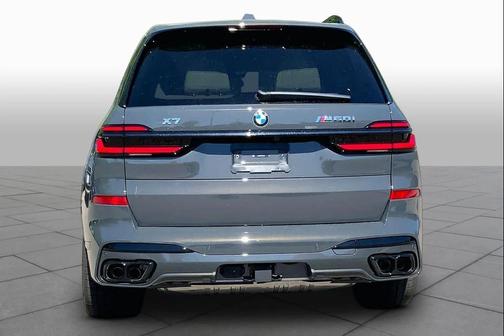 Dravit Grey Metallic 2027 BMW X7 M60i