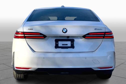 2026 BMW 530 i xDrive