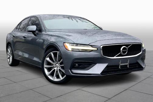 Gray Metallic 2021 Volvo S60 T6