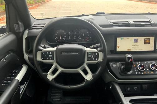 2024 Land Rover Defender P300