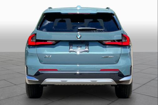 Cape York Green Metallic 2026 BMW X1 xDrive28i