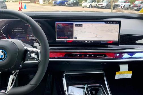 2026 BMW 750e xDrive