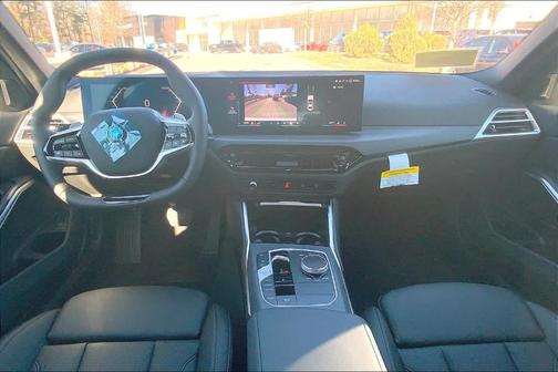 2025 BMW 330 i xDrive