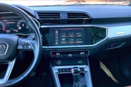 Mythos Black Metallic 2021 Audi Q3 45 S line Premium