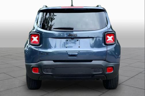 Slate Blue Pearlcoat 2023 Jeep Renegade Altitude