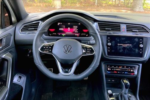 2022 Volkswagen Tiguan 2.0T SE R-Line Black