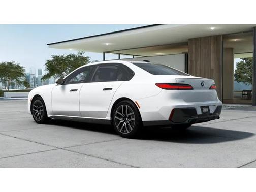 Alpine White 2026 BMW 740 i xDrive