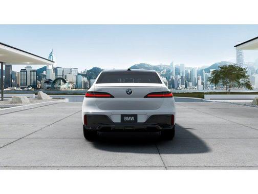 Alpine White 2026 BMW 740 i xDrive